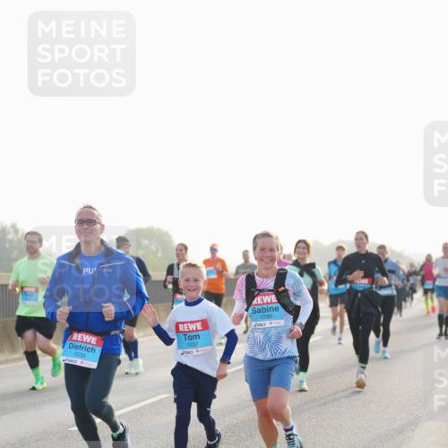 03.10.2026 - Köhlbrandbrückenlauf LAZAROV Photography http://msf.ph/oto/10699828 03.10.2026 09:21:36 Position 3 1035, 1037, 1036 meine-sportfotos.de