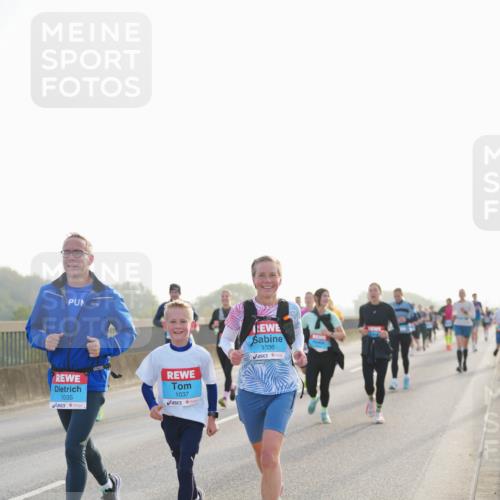 03.10.2026 - Köhlbrandbrückenlauf LAZAROV Photography http://msf.ph/oto/10699832 03.10.2026 09:21:37 Position 3 1035, 1037, 1036 meine-sportfotos.de
