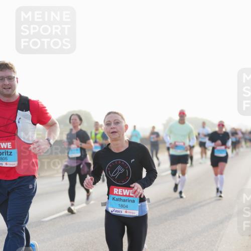 03.10.2026 - Köhlbrandbrückenlauf LAZAROV Photography http://msf.ph/oto/10699921 03.10.2026 09:21:47 Position 3 1805, 66, 1804 meine-sportfotos.de