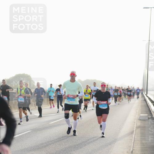 03.10.2026 - Köhlbrandbrückenlauf LAZAROV Photography http://msf.ph/oto/10699929 03.10.2026 09:21:48 Position 3 1965, 1964 meine-sportfotos.de