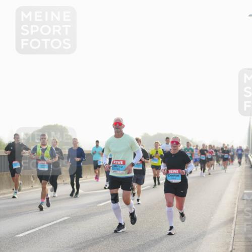 03.10.2026 - Köhlbrandbrückenlauf LAZAROV Photography http://msf.ph/oto/10699937 03.10.2026 09:21:48 Position 3 1964 meine-sportfotos.de