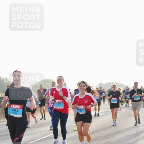03.10.2026 - Köhlbrandbrückenlauf LAZAROV Photography http://msf.ph/oto/10700013 03.10.2026 09:21:58 Position 3 2698, 2961, 2848 meine-sportfotos.de