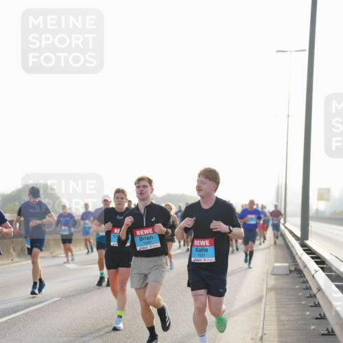 03.10.2026 - Köhlbrandbrückenlauf LAZAROV Photography http://msf.ph/oto/10700033 03.10.2026 09:22:00 Position 3 1028, 1031 meine-sportfotos.de
