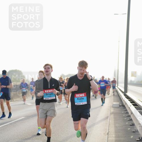 03.10.2026 - Köhlbrandbrückenlauf LAZAROV Photography http://msf.ph/oto/10700036 03.10.2026 09:22:01 Position 3 1028, 1031, 1 meine-sportfotos.de