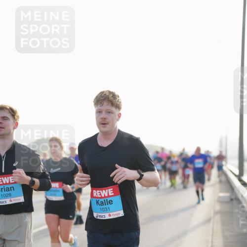 03.10.2026 - Köhlbrandbrückenlauf LAZAROV Photography http://msf.ph/oto/10700040 03.10.2026 09:22:01 Position 3 1028, 1031, 1 meine-sportfotos.de