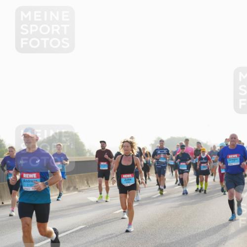 03.10.2026 - Köhlbrandbrückenlauf LAZAROV Photography http://msf.ph/oto/10700049 03.10.2026 09:22:03 Position 3 2187 meine-sportfotos.de