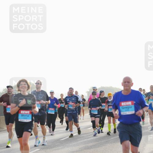 03.10.2026 - Köhlbrandbrückenlauf LAZAROV Photography http://msf.ph/oto/10700072 03.10.2026 09:22:05 Position 3 1900, 6 meine-sportfotos.de