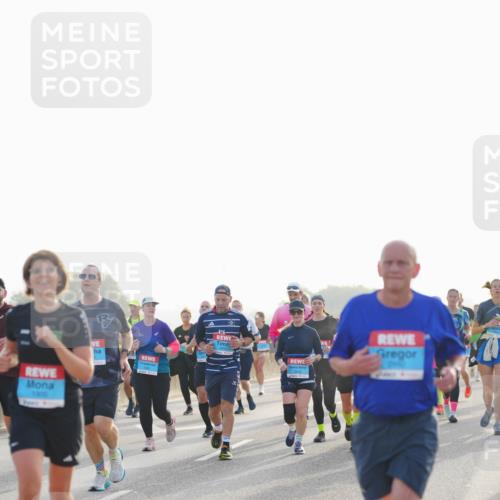 03.10.2026 - Köhlbrandbrückenlauf LAZAROV Photography http://msf.ph/oto/10700079 03.10.2026 09:22:05 Position 3 1000 meine-sportfotos.de