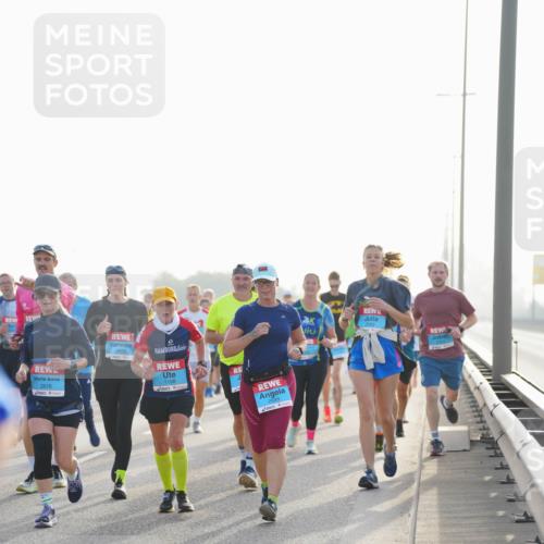 03.10.2026 - Köhlbrandbrückenlauf LAZAROV Photography http://msf.ph/oto/10700090 03.10.2026 09:22:07 Position 3 2618, 1198 meine-sportfotos.de