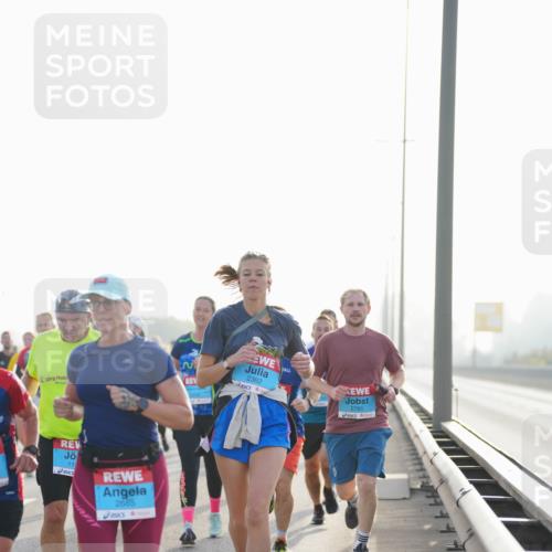 03.10.2026 - Köhlbrandbrückenlauf LAZAROV Photography http://msf.ph/oto/10700115 03.10.2026 09:22:09 Position 3 115, 2685, 2362, 2791 meine-sportfotos.de