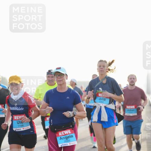 03.10.2026 - Köhlbrandbrückenlauf LAZAROV Photography http://msf.ph/oto/10700120 03.10.2026 09:22:09 Position 3 1198, 2685, 2362 meine-sportfotos.de