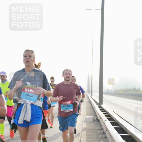 03.10.2026 - Köhlbrandbrückenlauf LAZAROV Photography http://msf.ph/oto/10700125 03.10.2026 09:22:10 Position 3 2362, 2791 meine-sportfotos.de