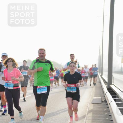 03.10.2026 - Köhlbrandbrückenlauf LAZAROV Photography http://msf.ph/oto/10700156 03.10.2026 09:22:15 Position 3 1847, 2052, 2768 meine-sportfotos.de