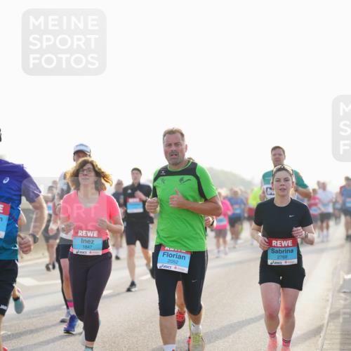 03.10.2026 - Köhlbrandbrückenlauf LAZAROV Photography http://msf.ph/oto/10700160 03.10.2026 09:22:15 Position 3 1847, 2052, 2768 meine-sportfotos.de
