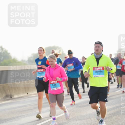 03.10.2026 - Köhlbrandbrückenlauf LAZAROV Photography http://msf.ph/oto/10700194 03.10.2026 09:22:22 Position 3 1943, 2806, 2159 meine-sportfotos.de