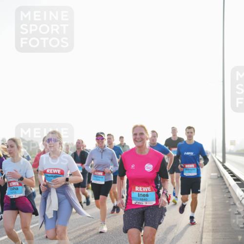 03.10.2026 - Köhlbrandbrückenlauf LAZAROV Photography http://msf.ph/oto/10700235 03.10.2026 09:22:28 Position 3 1010, 1840 meine-sportfotos.de