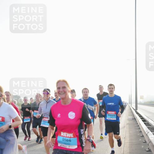 03.10.2026 - Köhlbrandbrückenlauf LAZAROV Photography http://msf.ph/oto/10700239 03.10.2026 09:22:28 Position 3 1344, 1840, 1681 meine-sportfotos.de