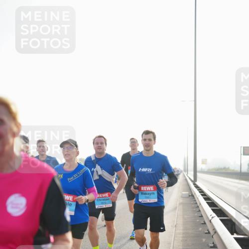 03.10.2026 - Köhlbrandbrückenlauf LAZAROV Photography http://msf.ph/oto/10700243 03.10.2026 09:22:29 Position 3 06, 1675, 1681 meine-sportfotos.de