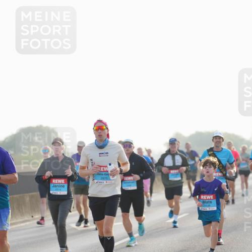 03.10.2026 - Köhlbrandbrückenlauf LAZAROV Photography http://msf.ph/oto/10700259 03.10.2026 09:22:32 Position 3 2875, 2514, 1538 meine-sportfotos.de