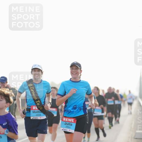 03.10.2026 - Köhlbrandbrückenlauf LAZAROV Photography http://msf.ph/oto/10700281 03.10.2026 09:22:35 Position 3 800, 2858, 2864 meine-sportfotos.de
