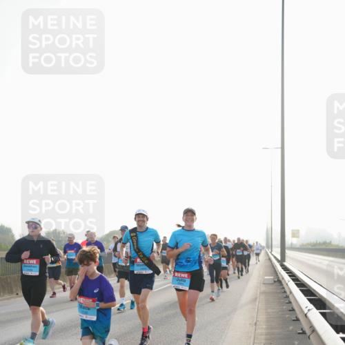 03.10.2026 - Köhlbrandbrückenlauf LAZAROV Photography http://msf.ph/oto/10700286 03.10.2026 09:22:35 Position 3  meine-sportfotos.de