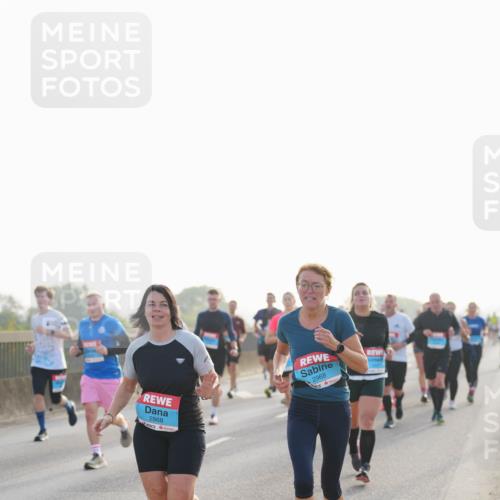 03.10.2026 - Köhlbrandbrückenlauf LAZAROV Photography http://msf.ph/oto/10700303 03.10.2026 09:22:38 Position 3 2868, 2968 meine-sportfotos.de