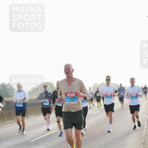 03.10.2026 - Köhlbrandbrückenlauf LAZAROV Photography http://msf.ph/oto/10700363 03.10.2026 09:22:45 Position 3 2990 meine-sportfotos.de