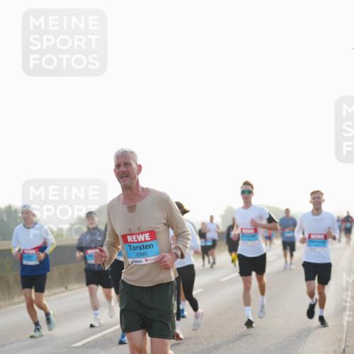 03.10.2026 - Köhlbrandbrückenlauf LAZAROV Photography http://msf.ph/oto/10700367 03.10.2026 09:22:45 Position 3 2990 meine-sportfotos.de