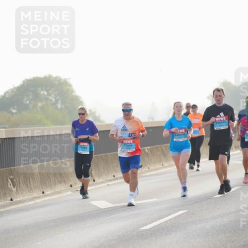 03.10.2026 - Köhlbrandbrückenlauf LAZAROV Photography http://msf.ph/oto/10700415 03.10.2026 09:22:54 Position 3 2064, 2919 meine-sportfotos.de