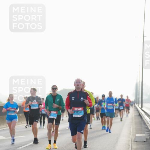 03.10.2026 - Köhlbrandbrückenlauf LAZAROV Photography http://msf.ph/oto/10700423 03.10.2026 09:22:56 Position 3 1209, 22, 3057 meine-sportfotos.de