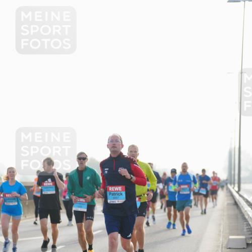 03.10.2026 - Köhlbrandbrückenlauf LAZAROV Photography http://msf.ph/oto/10700427 03.10.2026 09:22:56 Position 3 3057, 22 meine-sportfotos.de