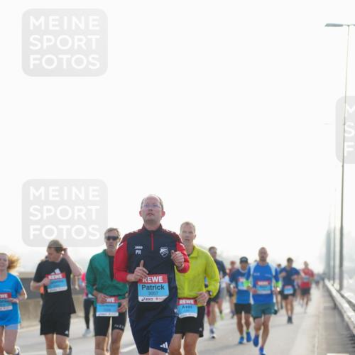 03.10.2026 - Köhlbrandbrückenlauf LAZAROV Photography http://msf.ph/oto/10700431 03.10.2026 09:22:57 Position 3 3057, 1209, 22, 1081 meine-sportfotos.de