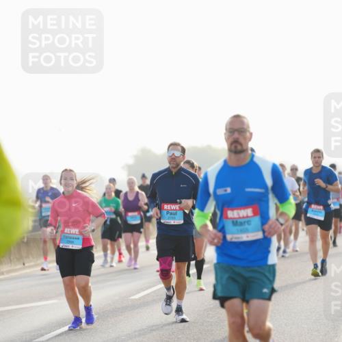 03.10.2026 - Köhlbrandbrückenlauf LAZAROV Photography http://msf.ph/oto/10700443 03.10.2026 09:23:00 Position 3 2996, 2763, 1439 meine-sportfotos.de