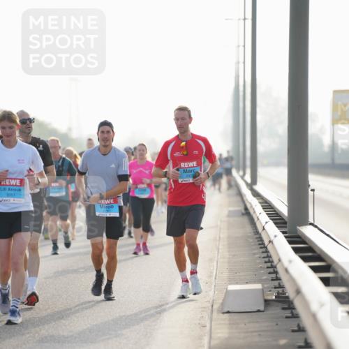 03.10.2026 - Köhlbrandbrückenlauf LAZAROV Photography http://msf.ph/oto/10700494 03.10.2026 09:23:06 Position 3 94, 3051, 2781, 2971 meine-sportfotos.de