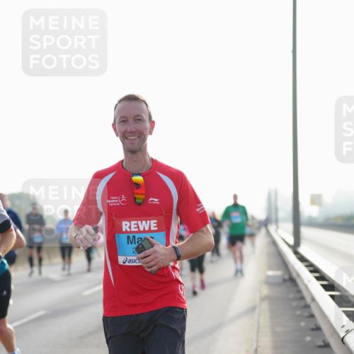 03.10.2026 - Köhlbrandbrückenlauf LAZAROV Photography http://msf.ph/oto/10700525 03.10.2026 09:23:11 Position 3  meine-sportfotos.de