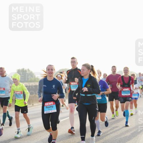 03.10.2026 - Köhlbrandbrückenlauf LAZAROV Photography http://msf.ph/oto/10700584 03.10.2026 09:23:19 Position 3 1736, 1790, 1514, 3415 meine-sportfotos.de