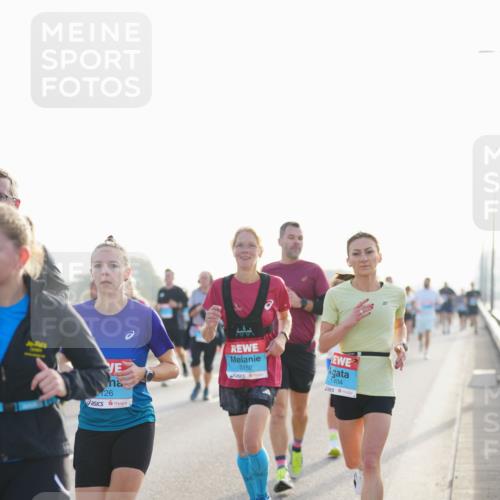 03.10.2026 - Köhlbrandbrückenlauf LAZAROV Photography http://msf.ph/oto/10700593 03.10.2026 09:23:20 Position 3 126, 3152, 1404 meine-sportfotos.de