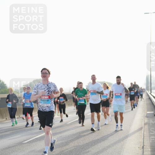 03.10.2026 - Köhlbrandbrückenlauf LAZAROV Photography http://msf.ph/oto/10700635 03.10.2026 09:23:25 Position 3 2496 meine-sportfotos.de
