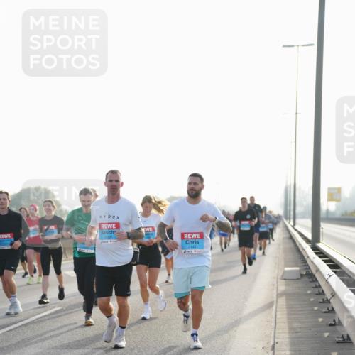 03.10.2026 - Köhlbrandbrückenlauf LAZAROV Photography http://msf.ph/oto/10700646 03.10.2026 09:23:27 Position 3 3050, 3142 meine-sportfotos.de