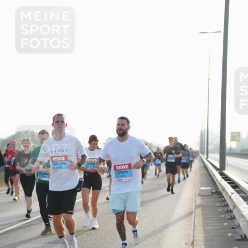03.10.2026 - Köhlbrandbrückenlauf LAZAROV Photography http://msf.ph/oto/10700650 03.10.2026 09:23:27 Position 3 3050, 1056, 3142 meine-sportfotos.de