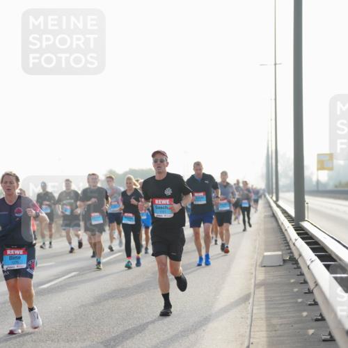 03.10.2026 - Köhlbrandbrückenlauf LAZAROV Photography http://msf.ph/oto/10700658 03.10.2026 09:23:29 Position 3 1235, 1121 meine-sportfotos.de
