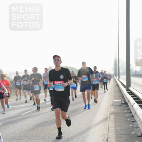 03.10.2026 - Köhlbrandbrückenlauf LAZAROV Photography http://msf.ph/oto/10700666 03.10.2026 09:23:30 Position 3 1121 meine-sportfotos.de
