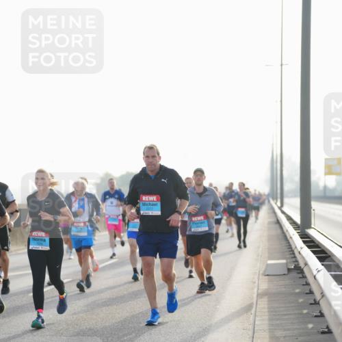 03.10.2026 - Köhlbrandbrückenlauf LAZAROV Photography http://msf.ph/oto/10700679 03.10.2026 09:23:32 Position 3 1074, 2277 meine-sportfotos.de