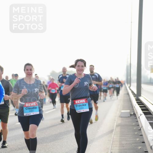03.10.2026 - Köhlbrandbrückenlauf LAZAROV Photography http://msf.ph/oto/10700727 03.10.2026 09:23:39 Position 3 1051, 1050 meine-sportfotos.de