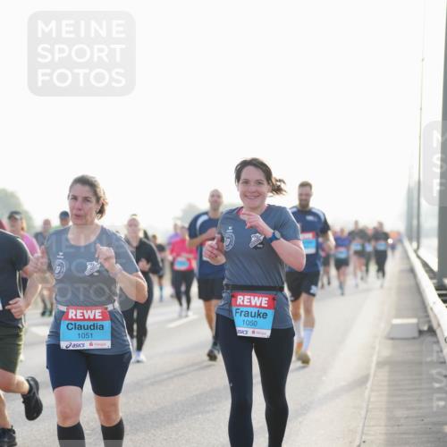 03.10.2026 - Köhlbrandbrückenlauf LAZAROV Photography http://msf.ph/oto/10700731 03.10.2026 09:23:40 Position 3 7, 1051, 1050 meine-sportfotos.de