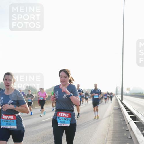 03.10.2026 - Köhlbrandbrückenlauf LAZAROV Photography http://msf.ph/oto/10700740 03.10.2026 09:23:41 Position 3 1051, 1050 meine-sportfotos.de