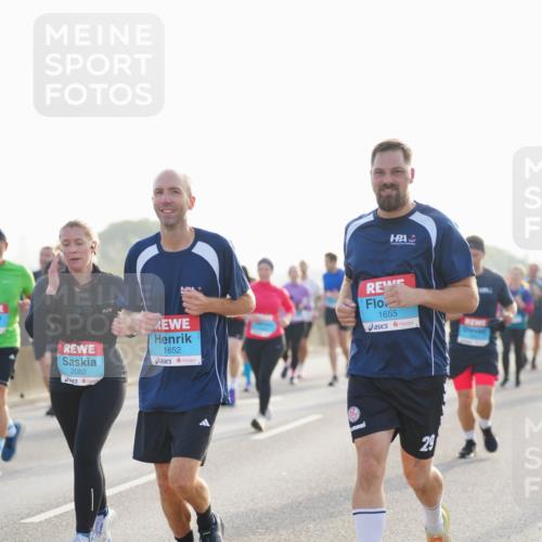 03.10.2026 - Köhlbrandbrückenlauf LAZAROV Photography http://msf.ph/oto/10700743 03.10.2026 09:23:42 Position 3 2082, 1652, 1655, 29 meine-sportfotos.de