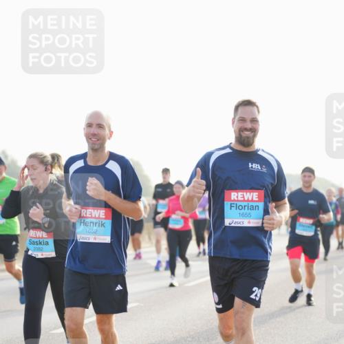03.10.2026 - Köhlbrandbrückenlauf LAZAROV Photography http://msf.ph/oto/10700745 03.10.2026 09:23:43 Position 3 2082, 1652, 1655, 29 meine-sportfotos.de