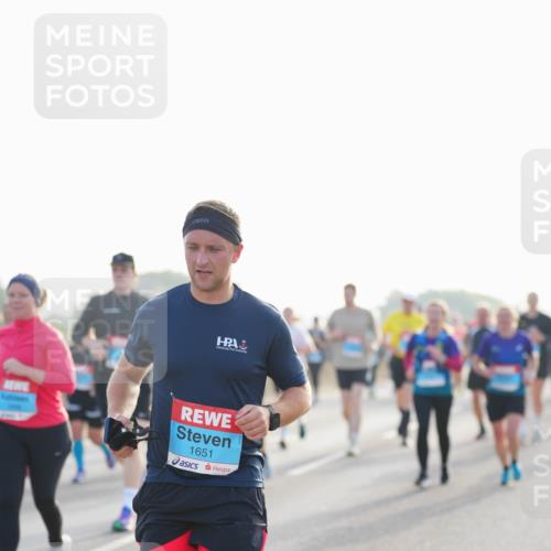 03.10.2026 - Köhlbrandbrückenlauf LAZAROV Photography http://msf.ph/oto/10700762 03.10.2026 09:23:46 Position 3 1651 meine-sportfotos.de