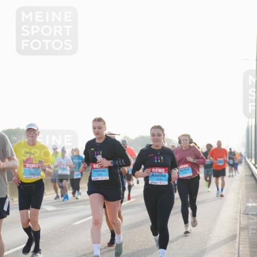 03.10.2026 - Köhlbrandbrückenlauf LAZAROV Photography http://msf.ph/oto/10700789 03.10.2026 09:23:49 Position 3 3848, 1905, 1906 meine-sportfotos.de